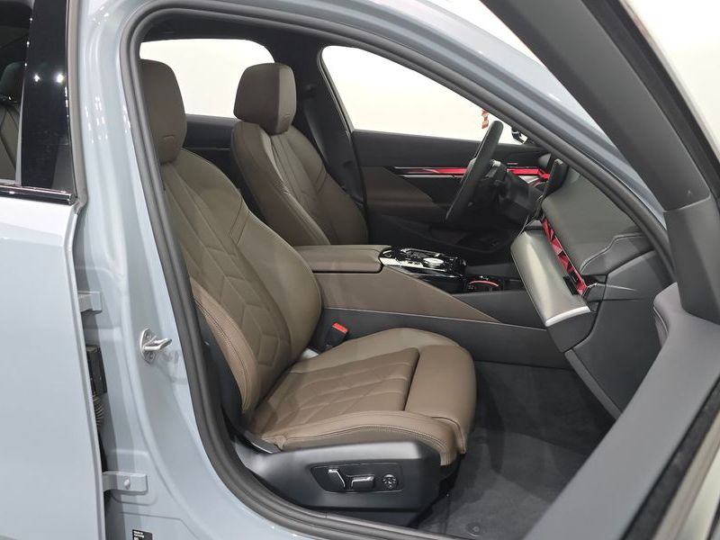 2025 BMW 5 Series 520i M Sport photo 26