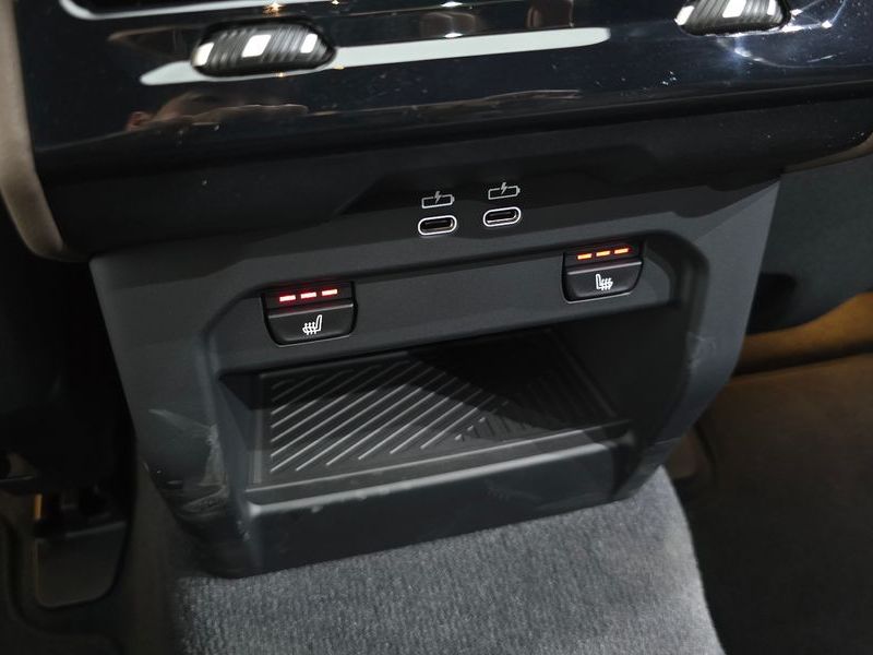 2025 BMW 5 Series 520i M Sport photo 28