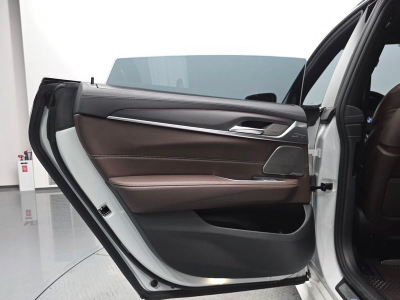 2022 BMW 6 Series 620d M Sport photo 25