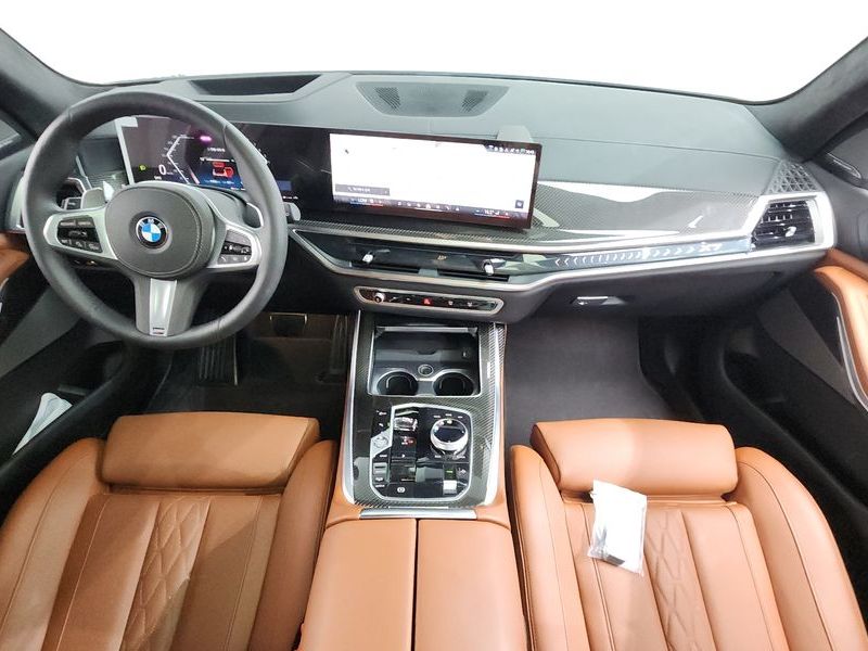 2026 BMW X7 xDrive 40i M Sport 6STR photo 7