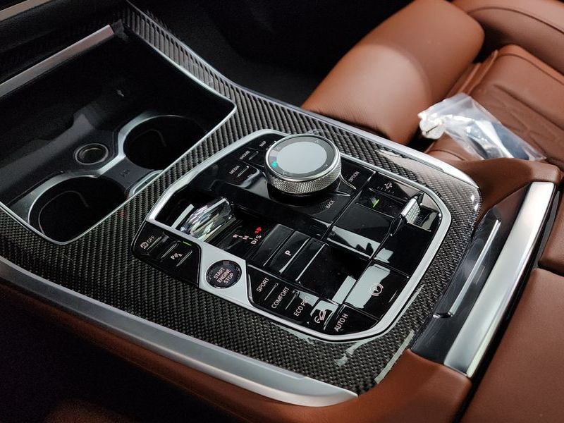 2026 BMW X7 xDrive 40i M Sport 6STR photo 9