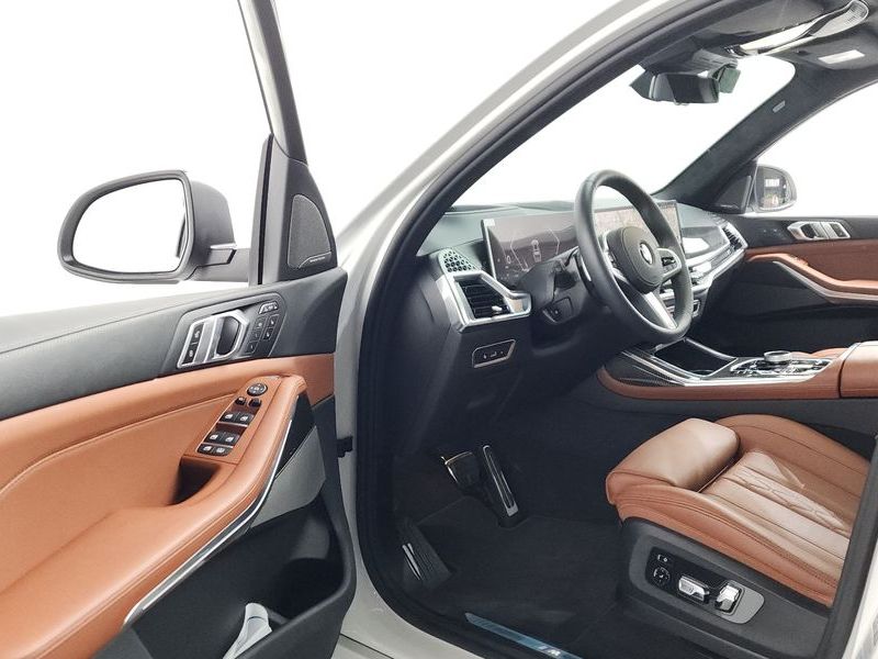 2026 BMW X7 xDrive 40i M Sport 6STR photo 10