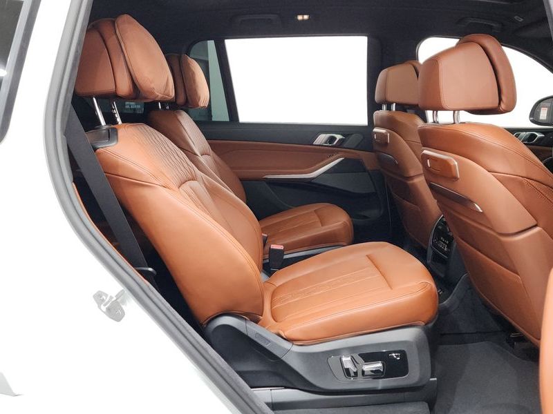 2026 BMW X7 xDrive 40i M Sport 6STR photo 11