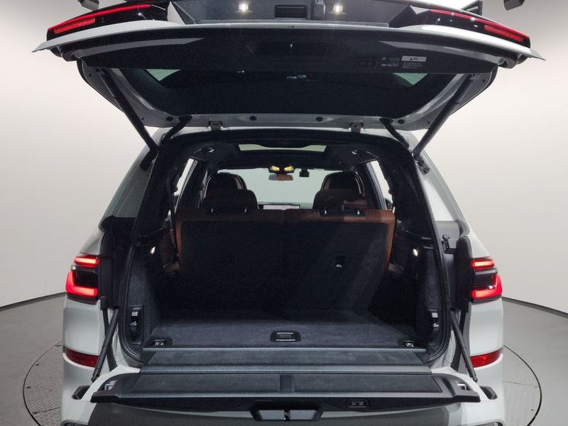 2026 BMW X7 xDrive 40i M Sport 6STR photo 19