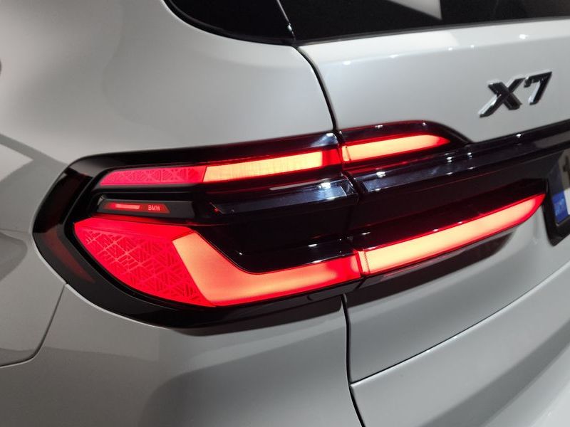 2026 BMW X7 xDrive 40i M Sport 6STR photo 23