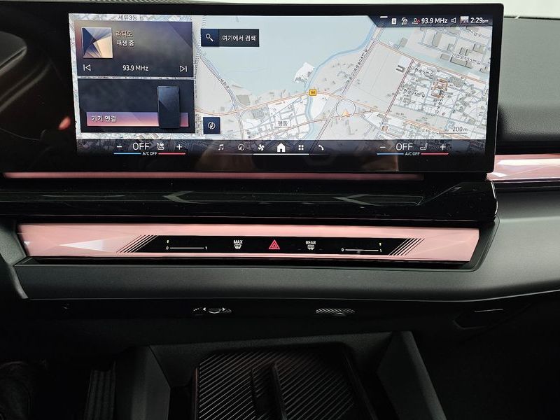 2026 BMW 5 Series 520i photo 14