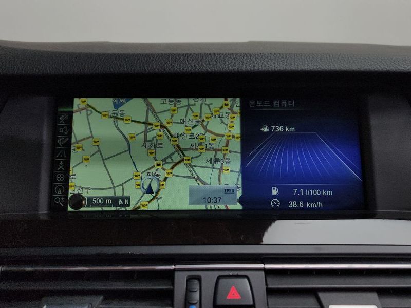 2013 BMW 5 Series 520d photo 12