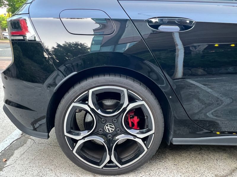 2025 Volkswagen Golf 2.0 GTI photo 8