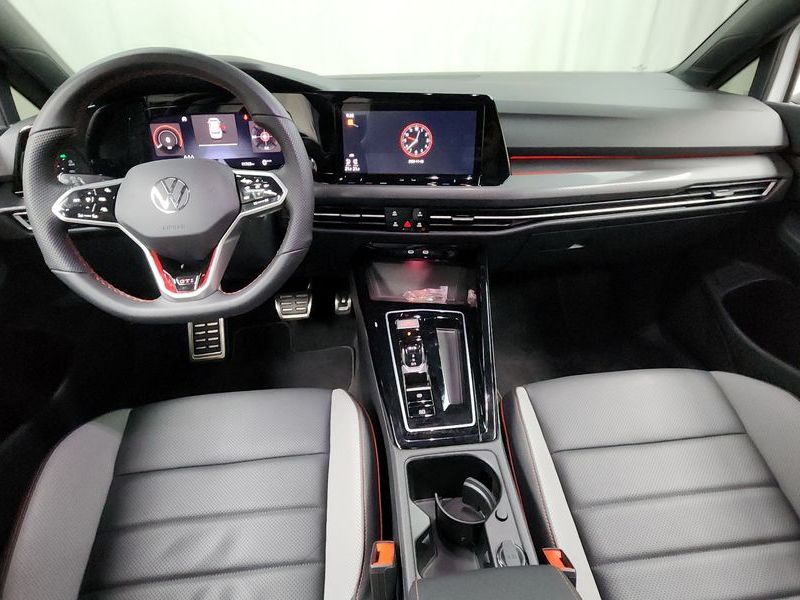 2023 Volkswagen Golf 2.0 GTI photo 7