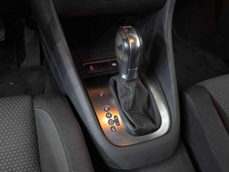 2012 Volkswagen Golf 1.6 TDI Blue Motion photo 9