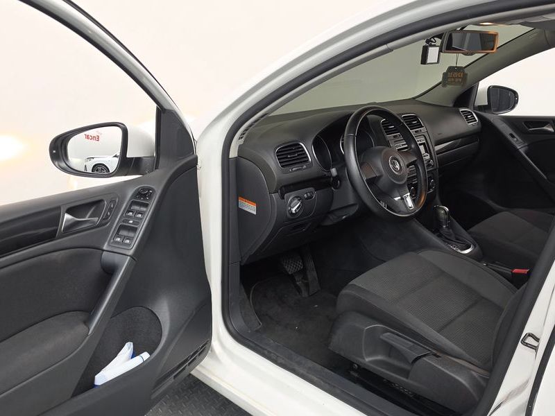 2012 Volkswagen Golf 1.6 TDI Blue Motion photo 10