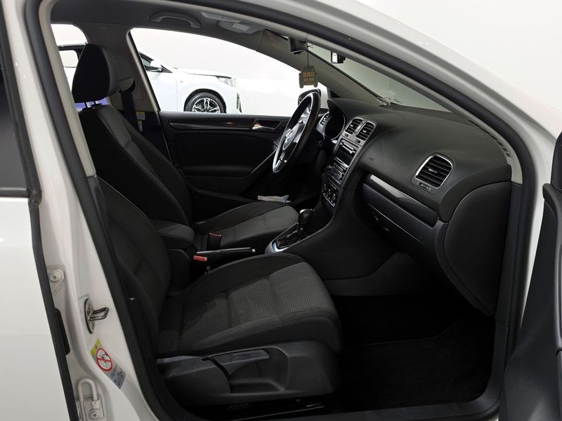 2012 Volkswagen Golf 1.6 TDI Blue Motion photo 11