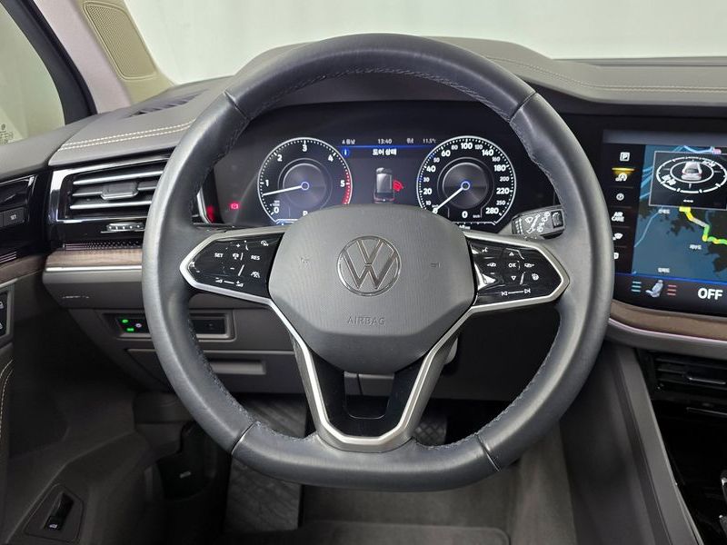 2021 Volkswagen Touareg 3.0 TDI Prestige photo 13