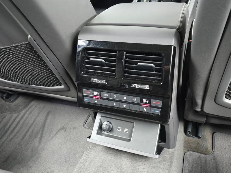 2021 Volkswagen Touareg 3.0 TDI Prestige photo 19