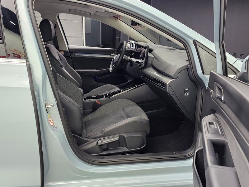 2025 Volkswagen Golf 2.0 TDI Prestige photo 11