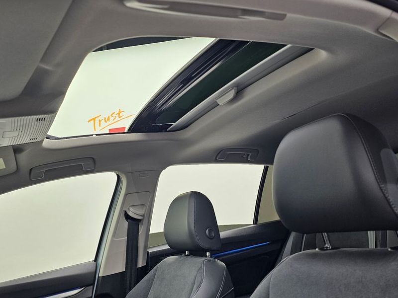 2025 Volkswagen Golf 2.0 TDI Prestige photo 19