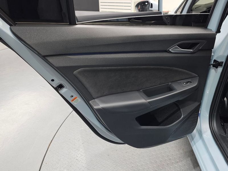 2025 Volkswagen Golf 2.0 TDI Prestige photo 25