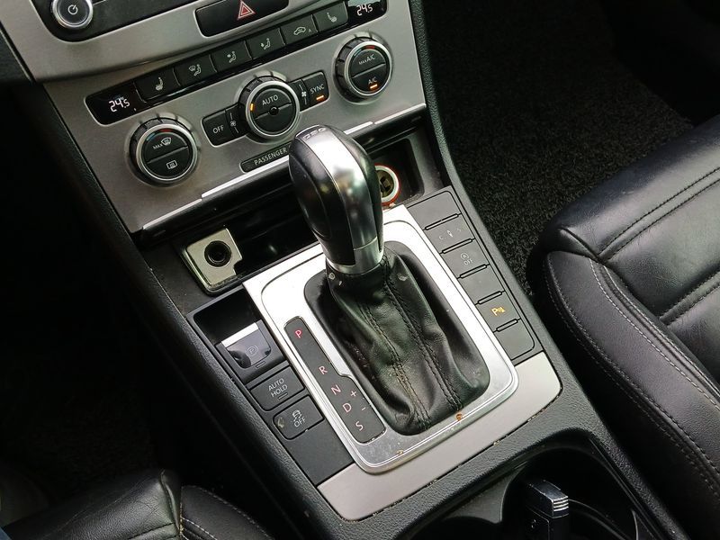 2013 Volkswagen New CC 2.0 TDI BlueMotion photo 9