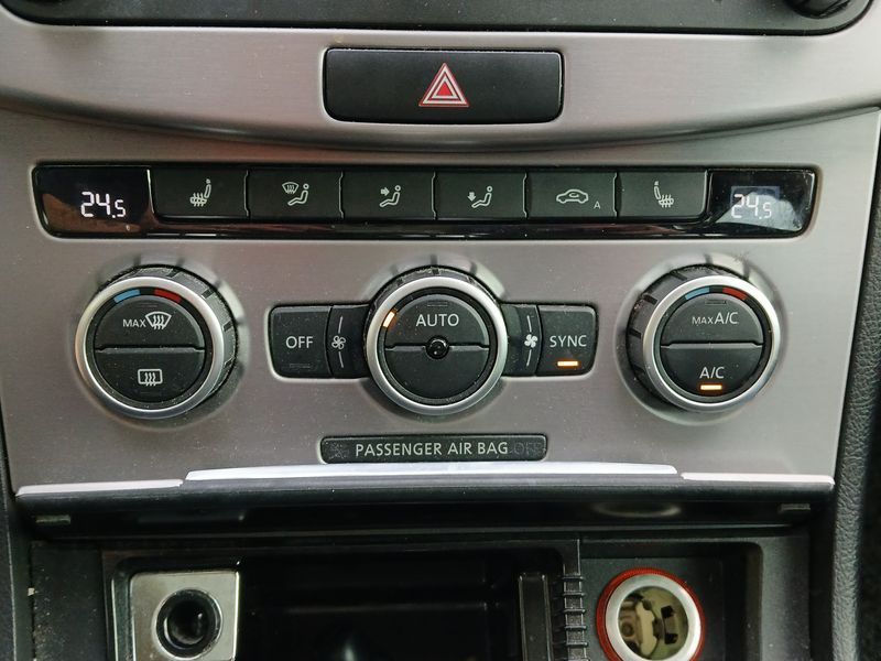 2013 Volkswagen New CC 2.0 TDI BlueMotion photo 17
