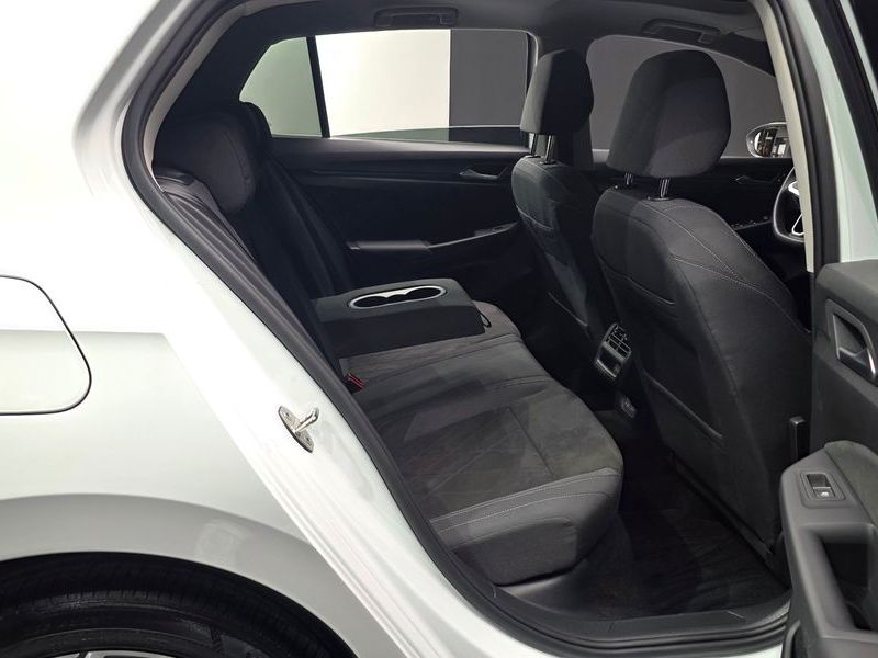 2024 Volkswagen Golf 2.0 TDI Prestige photo 12