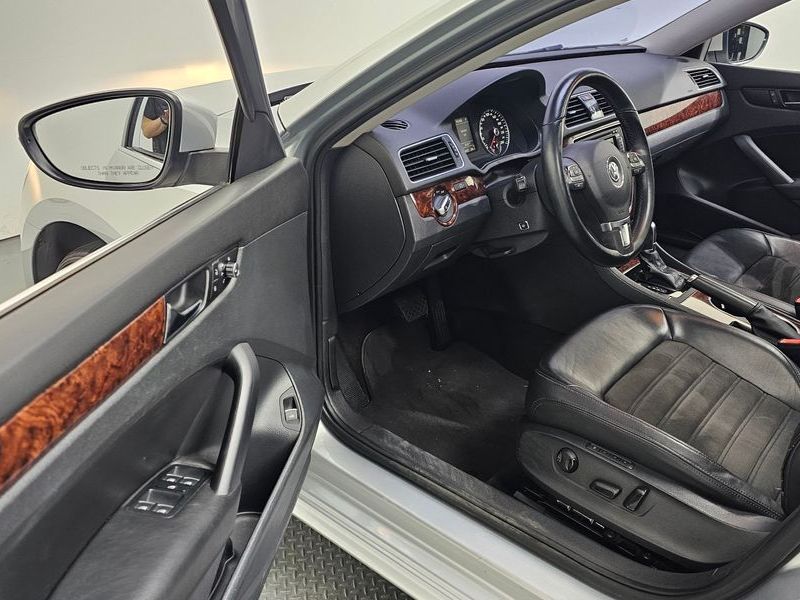 2013 Volkswagen Passat 2.0 TDI B7 photo 11