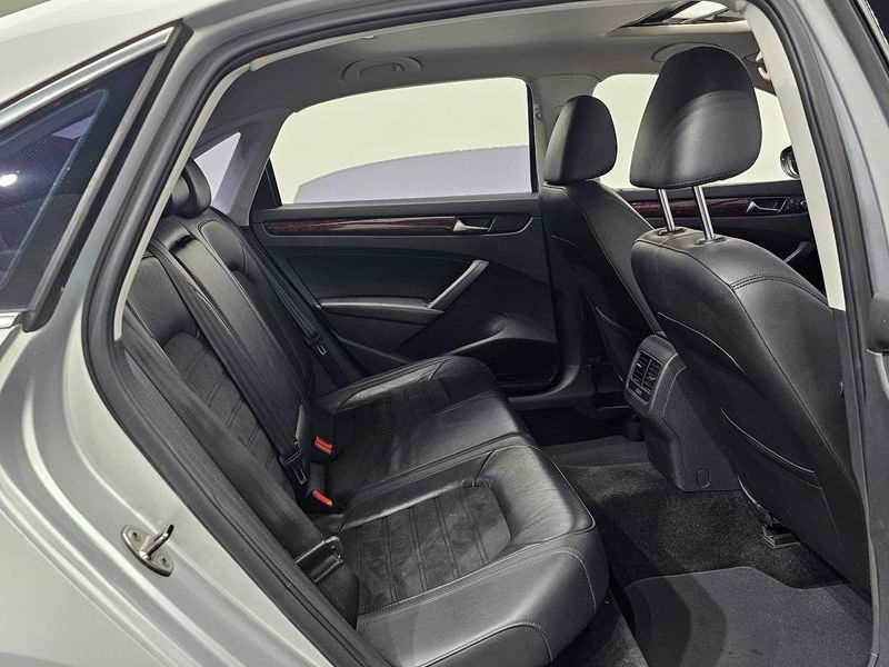 2013 Volkswagen Passat 2.0 TDI B7 photo 12