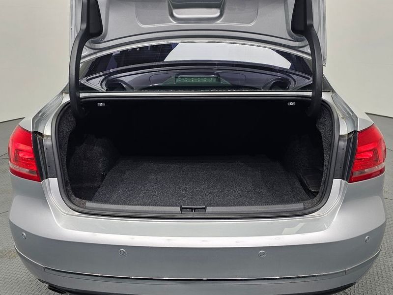 2013 Volkswagen Passat 2.0 TDI B7 photo 20