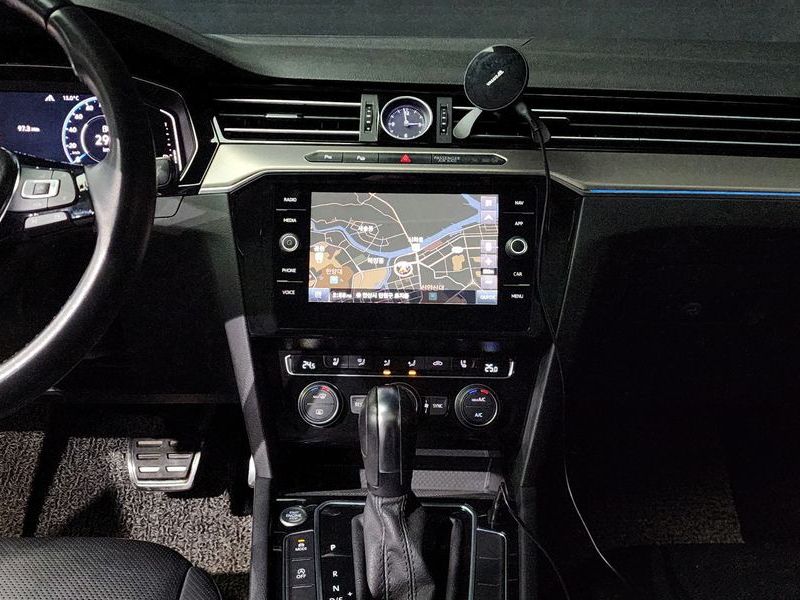 2020 Volkswagen Arteon 2.0 TDI Premium photo 14