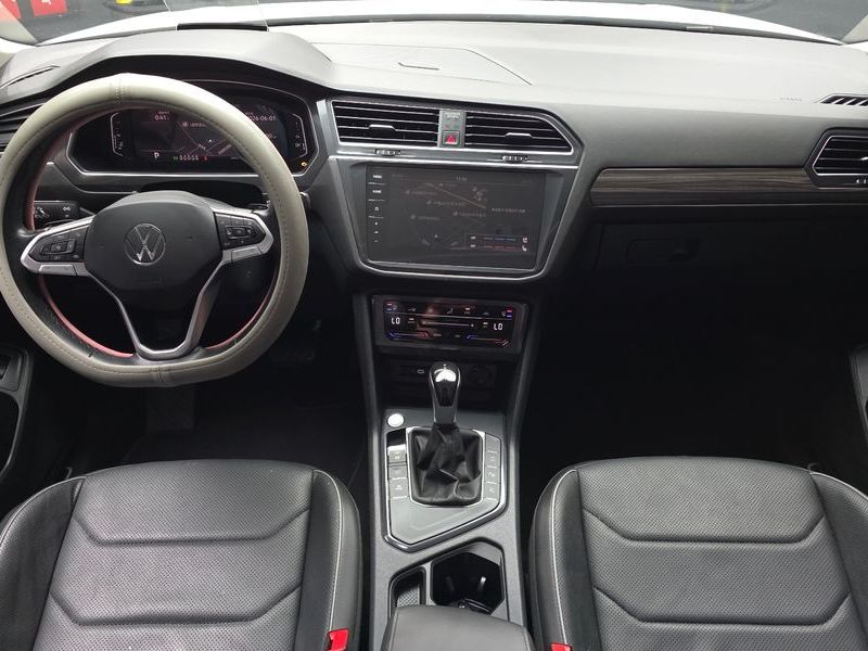 2023 Volkswagen Tiguan 2.0 TSI Prestige photo 7