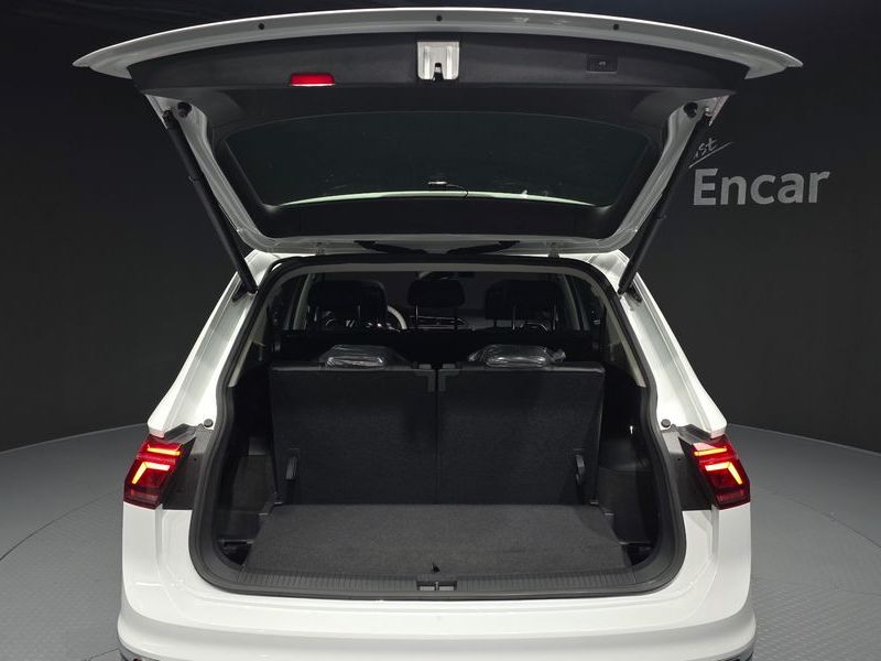 2023 Volkswagen Tiguan 2.0 TSI Prestige photo 20