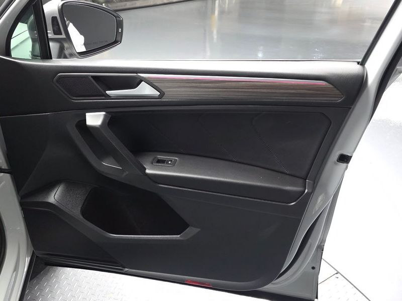 2023 Volkswagen Tiguan 2.0 TSI Prestige photo 24