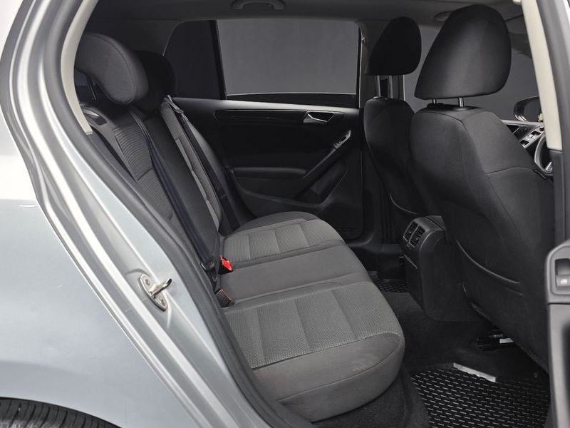 2012 Volkswagen Golf 2.0 TDI photo 11
