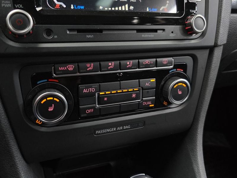 2012 Volkswagen Golf 2.0 TDI photo 17