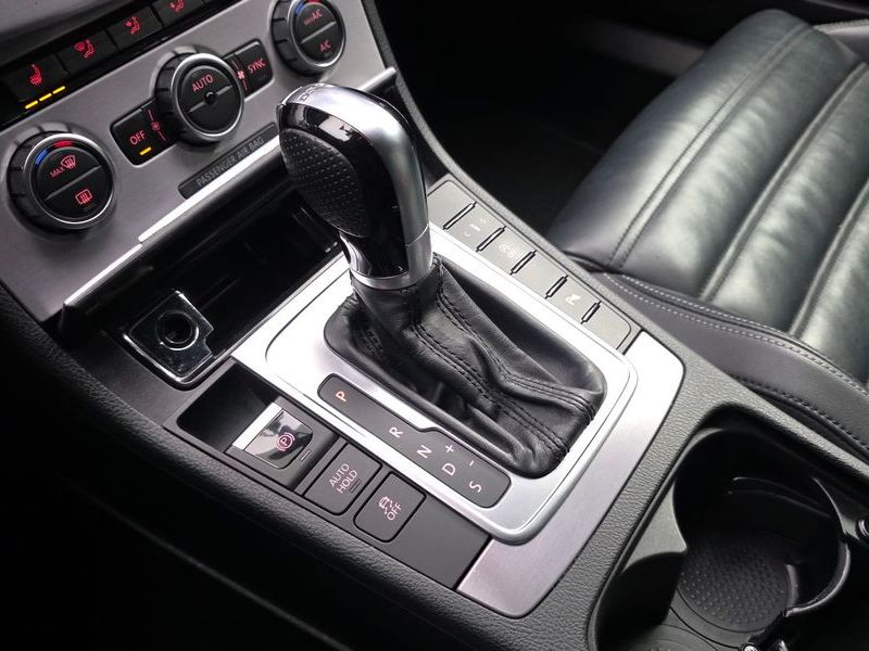 2015 Volkswagen New CC 2.0 TDI BlueMotion photo 9