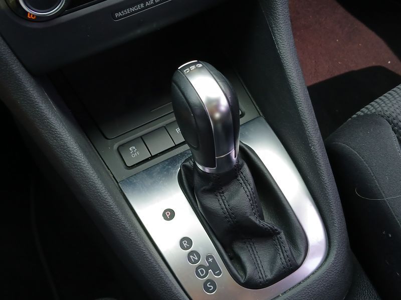 2013 Volkswagen Golf 2.0 TDI StyleEdition photo 9