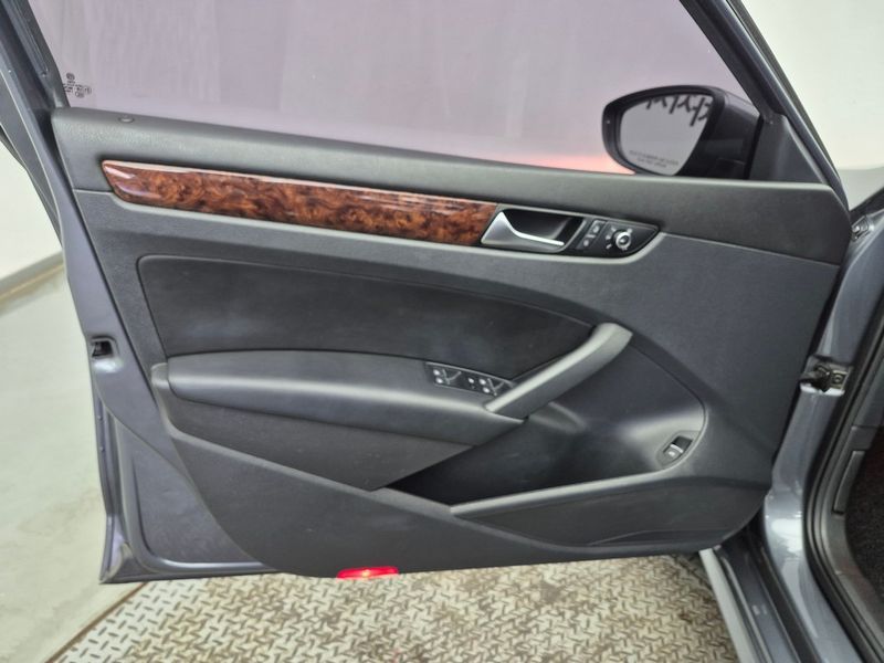 2013 Volkswagen Passat 2.0 TDI B7 photo 7