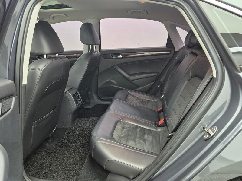 2013 Volkswagen Passat 2.0 TDI B7 photo 11