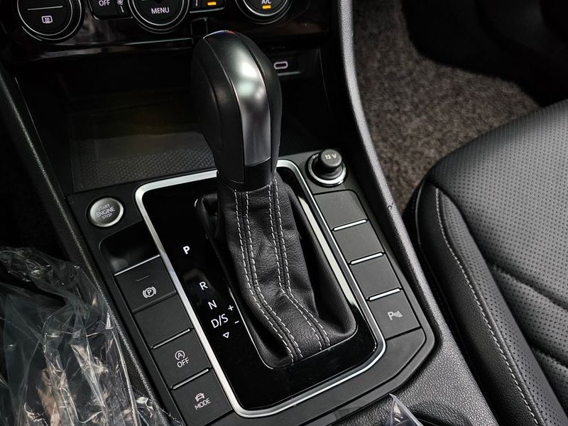 2021 Volkswagen Jetta 1.4 TSI Prestige photo 9
