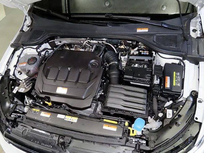 2025 Volkswagen Golf 2.0 TDI Prestige photo 19