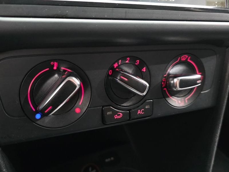 2014 Volkswagen Polo 1.6 TDI R-Line 5th photo 18