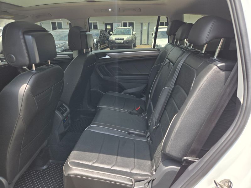 2023 Volkswagen Tiguan 2.0 TSI R-Line photo 13