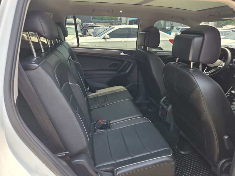 2023 Volkswagen Tiguan 2.0 TSI R-Line photo 14