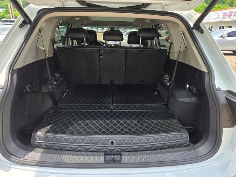2023 Volkswagen Tiguan 2.0 TSI R-Line photo 16