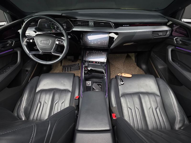 2022 Audi e-tron 55 Quattro photo 7