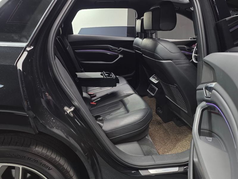 2022 Audi e-tron 55 Quattro photo 13