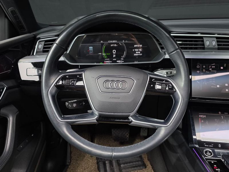 2022 Audi e-tron 55 Quattro photo 14