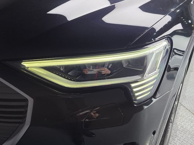 2022 Audi e-tron 55 Quattro photo 21