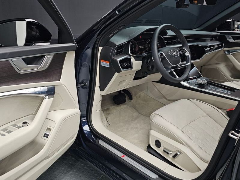 2025 Audi A6 45 TFSI Premium photo 12