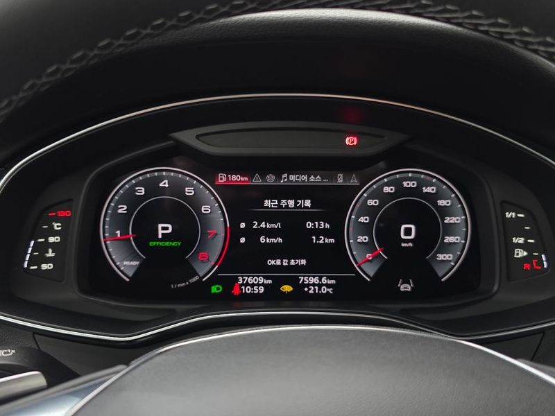 2025 Audi A6 45 TFSI Quattro Premium photo 8