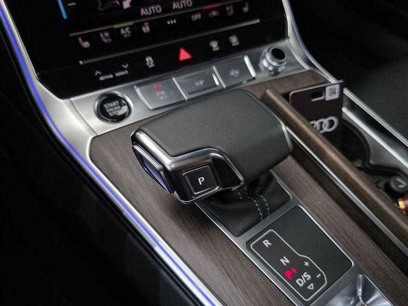 2025 Audi A6 45 TFSI Quattro Premium photo 9